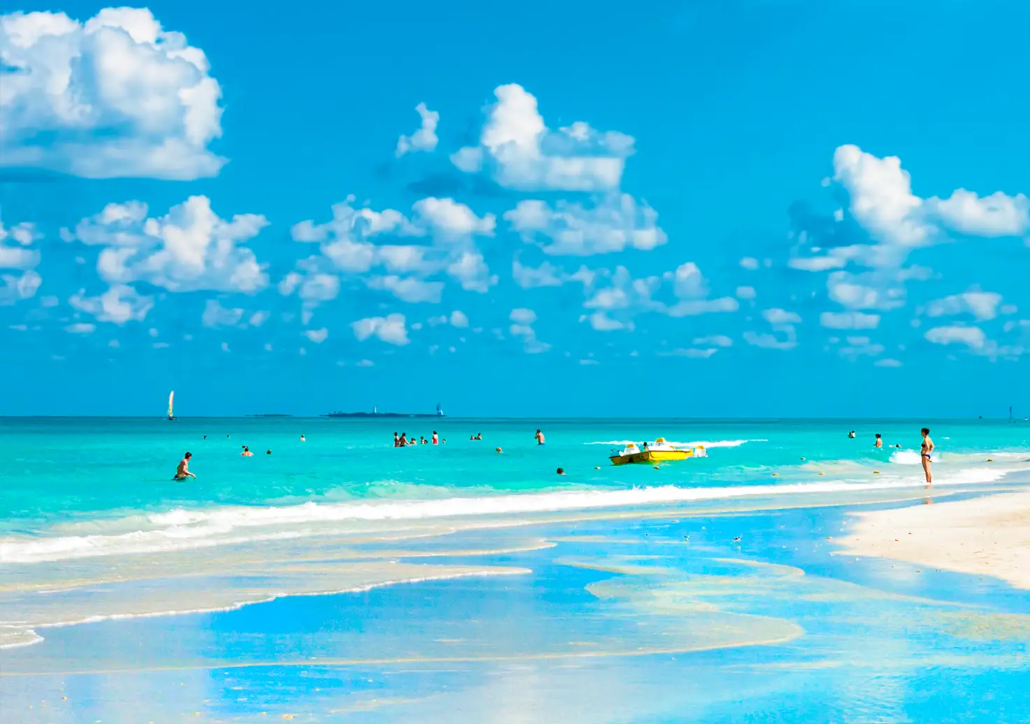 Playa caribeña con arena blanca
