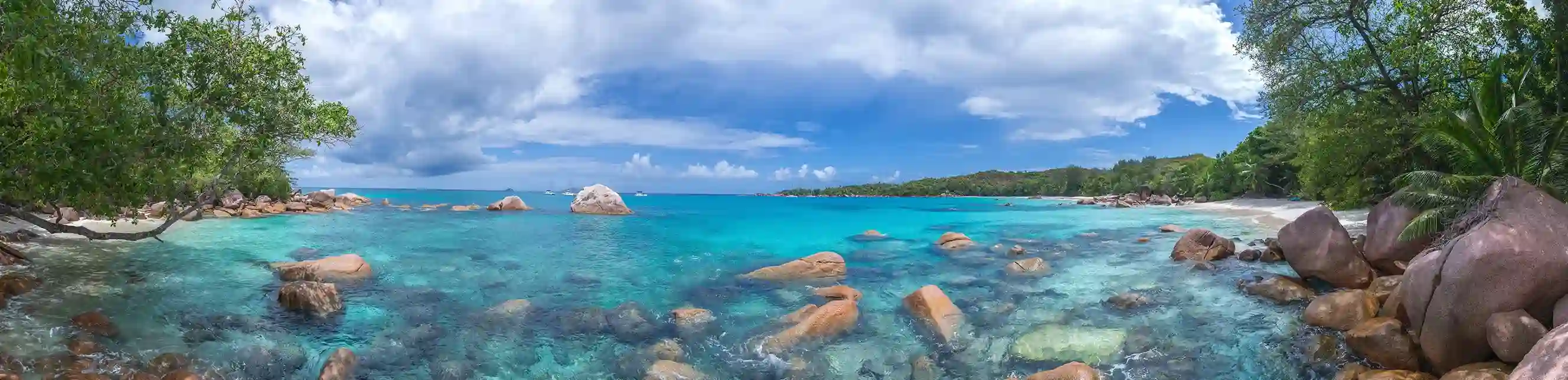 Vista aérea de playa en Zanzíbar